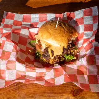 Pulled Chicken Sandwich w/ Chips